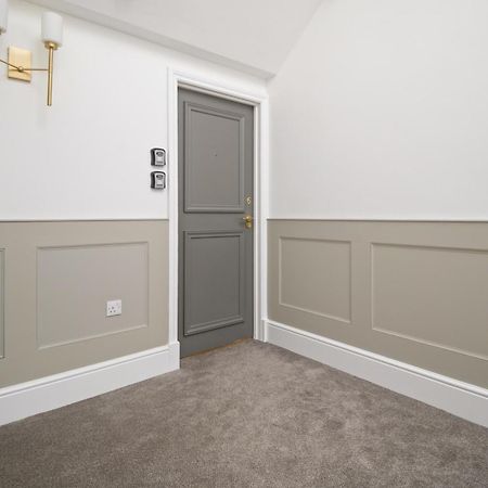 Whiskawaystays - Victoria House - Apartment 6 Устър Екстериор снимка