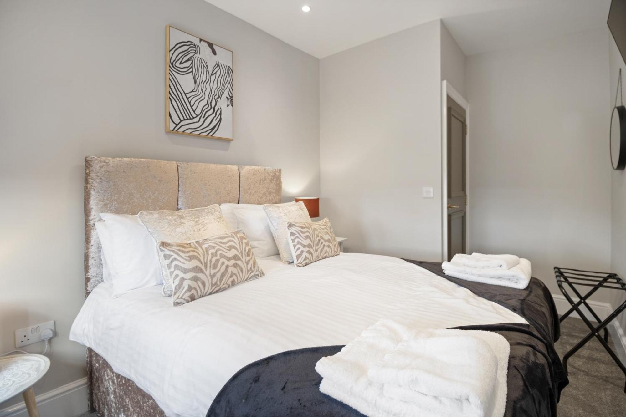 Whiskawaystays - Victoria House - Apartment 6 Устър Екстериор снимка