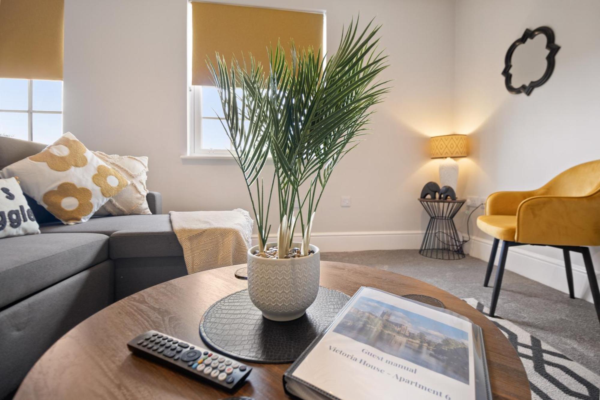 Whiskawaystays - Victoria House - Apartment 6 Устър Екстериор снимка