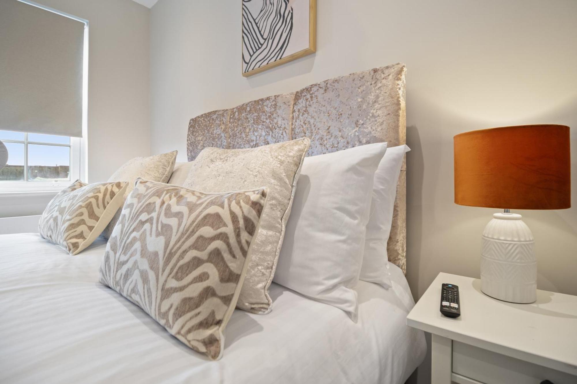 Whiskawaystays - Victoria House - Apartment 6 Устър Екстериор снимка