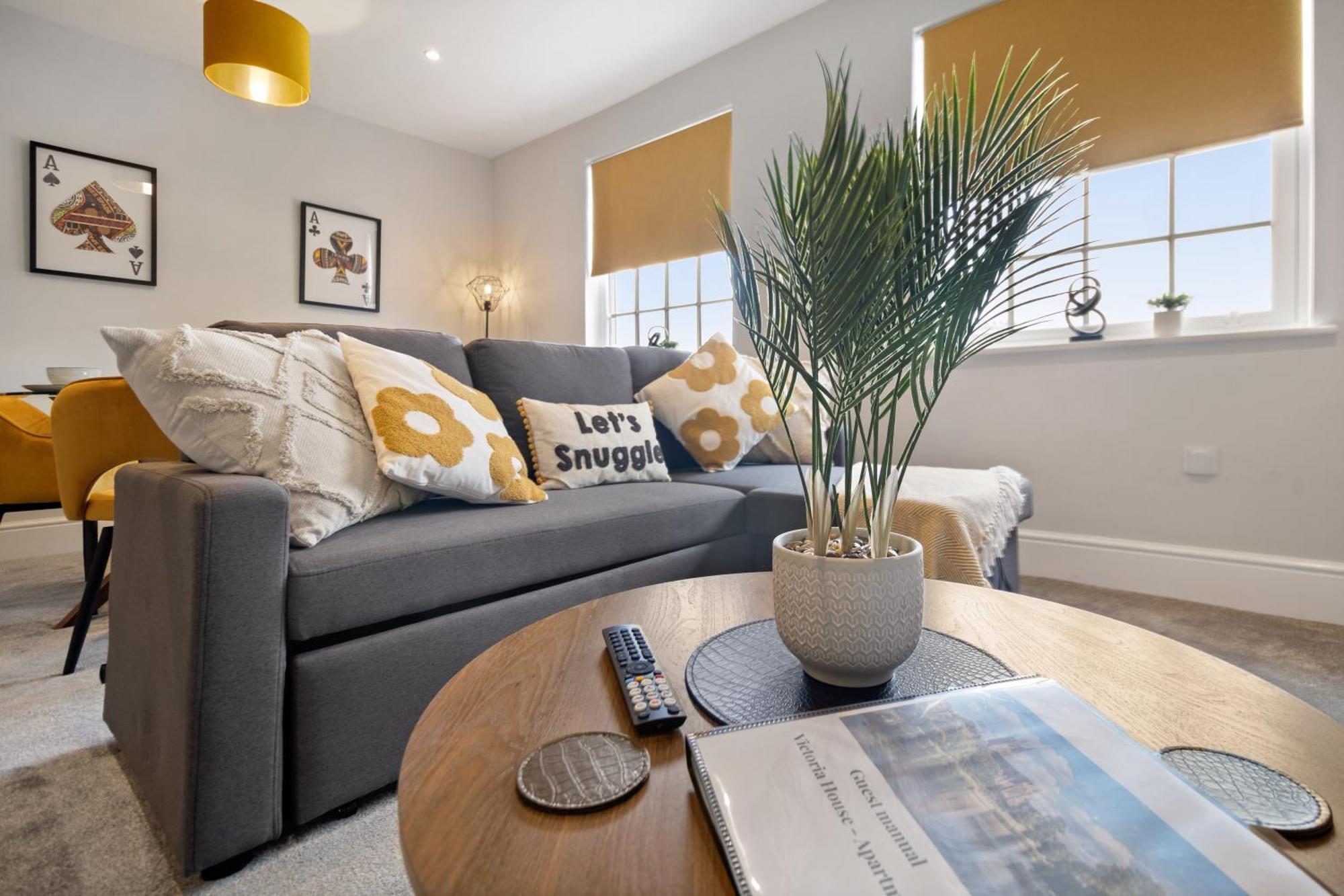 Whiskawaystays - Victoria House - Apartment 6 Устър Екстериор снимка